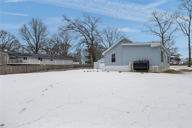 135 North Brayton Road, Tiverton, RI 02878