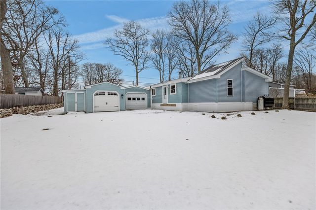 135 North Brayton Road, Tiverton, RI 02878