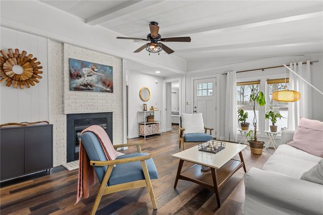 135 North Brayton Road, Tiverton, RI 02878