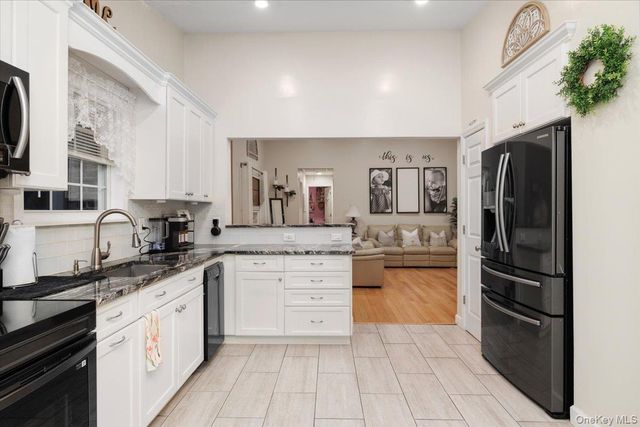 65 Pearl Avenue, Holtsville, NY 11742