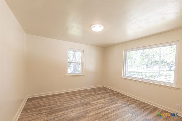 200 Bowie Street, Hallettsville, TX 77964