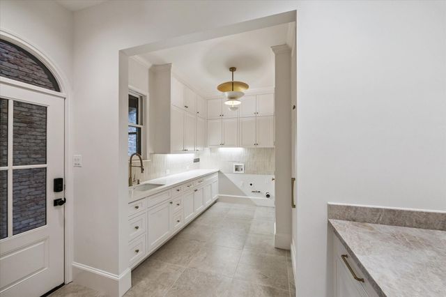 5731 Indian Circle, Houston, TX 77057