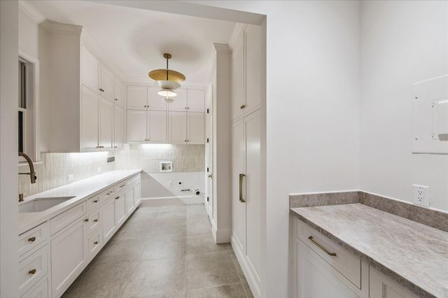 5731 Indian Circle, Houston, TX 77057