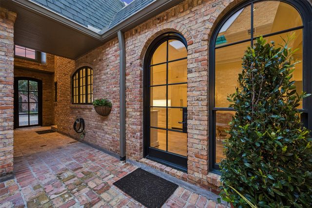 5731 Indian Circle, Houston, TX 77057