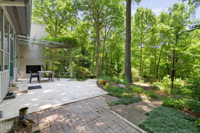 1120 Sourwood Drive, Chapel Hill, NC 27517