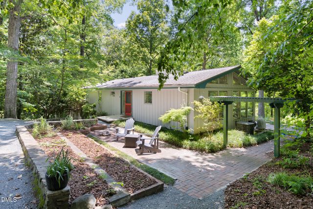 1120 Sourwood Drive, Chapel Hill, NC 27517