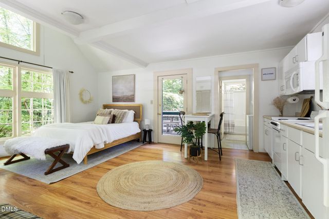 1120 Sourwood Drive, Chapel Hill, NC 27517