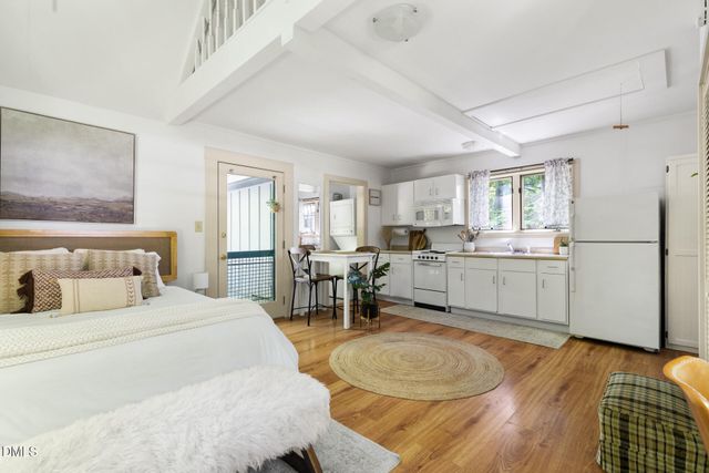 1120 Sourwood Drive, Chapel Hill, NC 27517