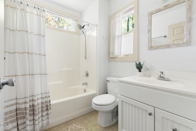 1120 Sourwood Drive, Chapel Hill, NC 27517