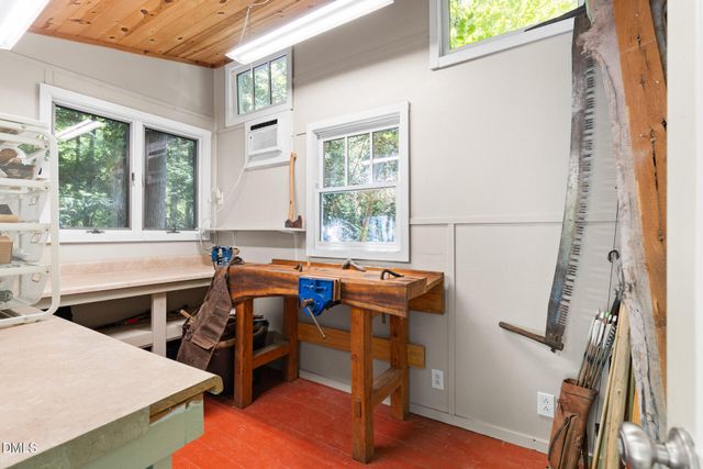 1120 Sourwood Drive, Chapel Hill, NC 27517