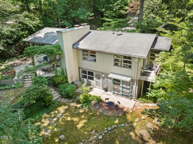 1120 Sourwood Drive, Chapel Hill, NC 27517