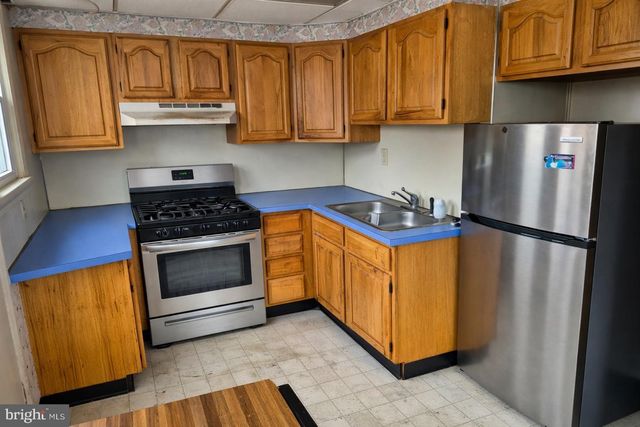 83 LYNN DR, West Deptford, NJ 08096