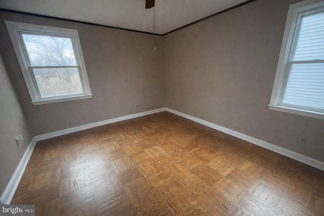 83 LYNN DR, West Deptford, NJ 08096