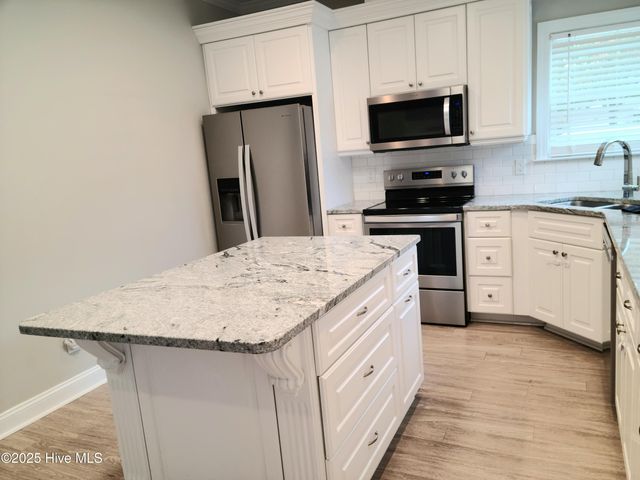 2409 Bray Court, Winterville, NC 28590