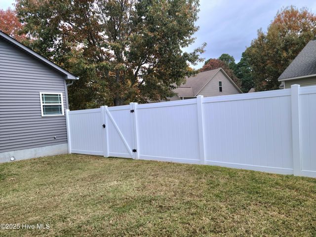 2409 Bray Court, Winterville, NC 28590