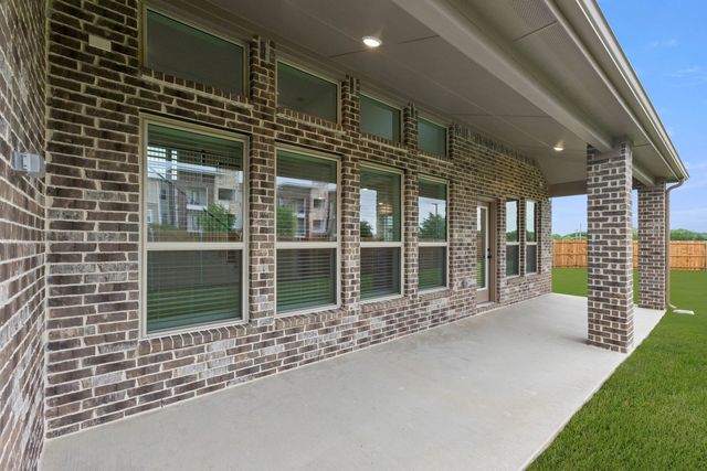 207 Tradd Street, Glenn Heights, TX 75154