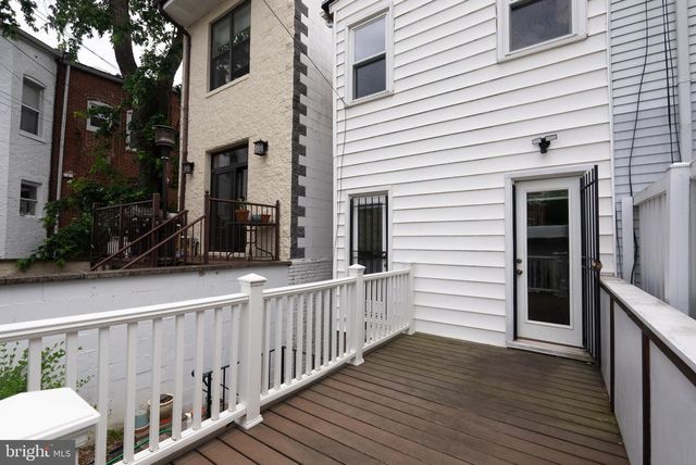 1126 G ST NE, Washington, DC 20002