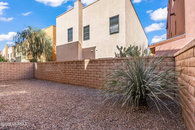 443 E Croydon Park Road, Tucson, AZ 85704
