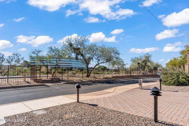 443 E Croydon Park Road, Tucson, AZ 85704