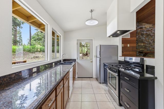 1270 Quarry Road, Felton, CA 95018