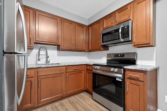 4232 Mayflower Boulevard, Columbus, OH 43213