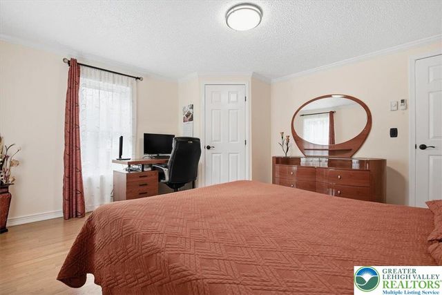 150 R Pope Road, Stroudsburg, PA 18360