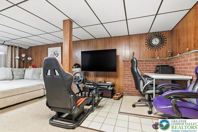 150 R Pope Road, Stroudsburg, PA 18360