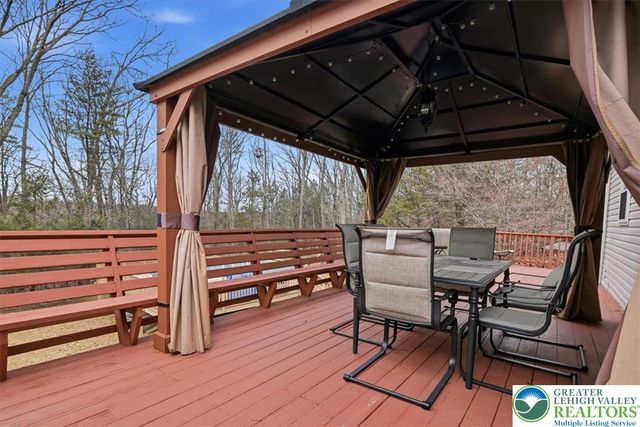 150 R Pope Road, Stroudsburg, PA 18360