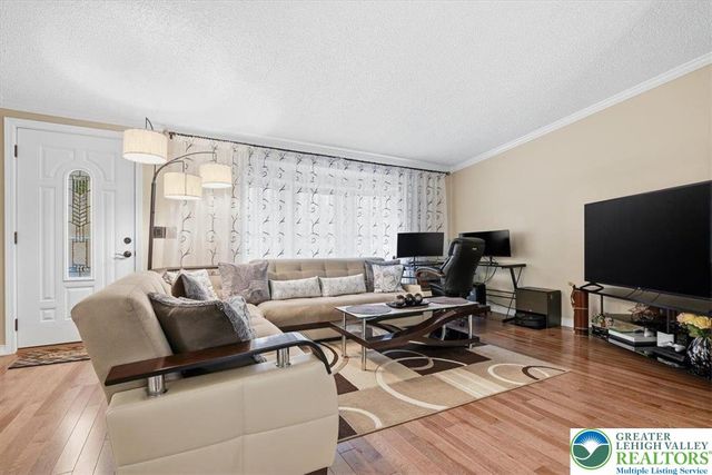 150 R Pope Road, Stroudsburg, PA 18360