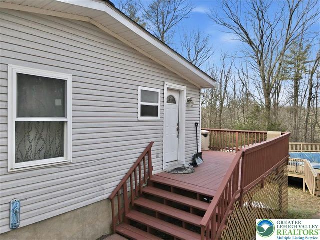150 R Pope Road, Stroudsburg, PA 18360