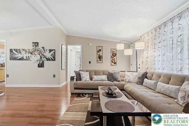 150 R Pope Road, Stroudsburg, PA 18360