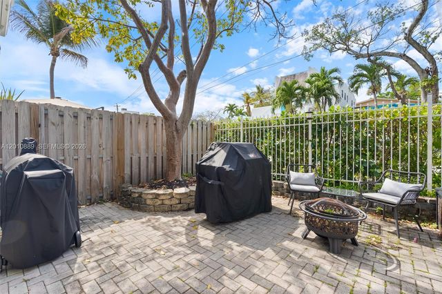 835 NE 19th Ave 2, Fort Lauderdale, FL 33304