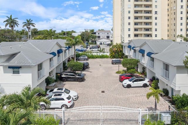 835 NE 19th Ave 2, Fort Lauderdale, FL 33304