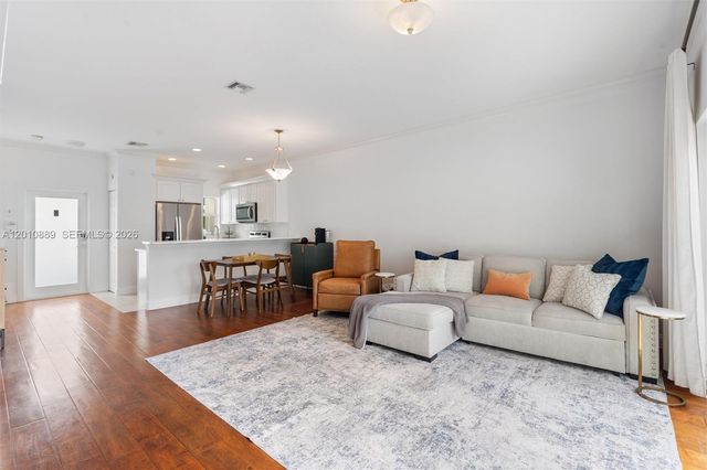 835 NE 19th Ave 2, Fort Lauderdale, FL 33304