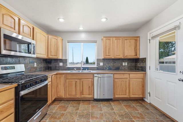 9428 N Oak St, Spokane, WA 99208