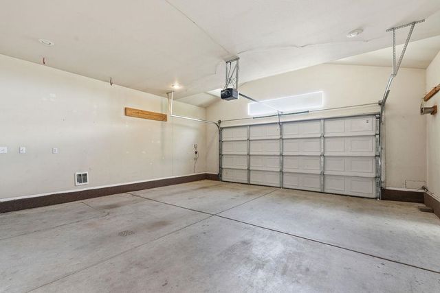 9428 N Oak St, Spokane, WA 99208