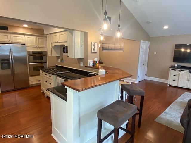 8 Partridge Lane, Howell, NJ 07731