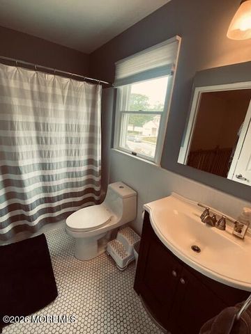 8 Partridge Lane, Howell, NJ 07731
