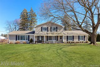 5897 Sutters Lane, Bloomfield Hills, MI 48301