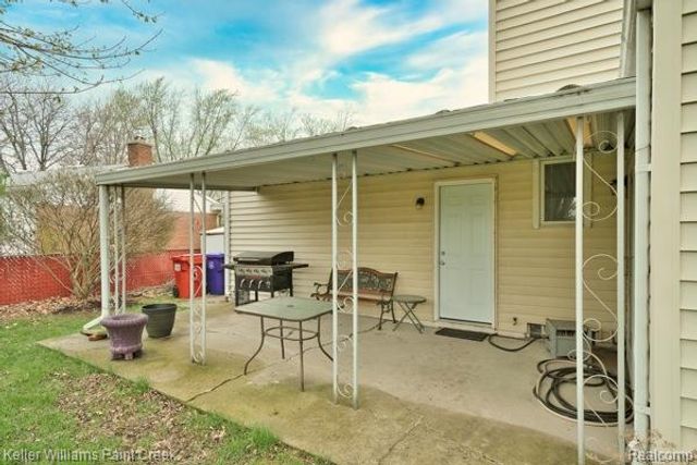 33954 Vista Way, Fraser, MI 48026