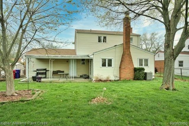 33954 Vista Way, Fraser, MI 48026