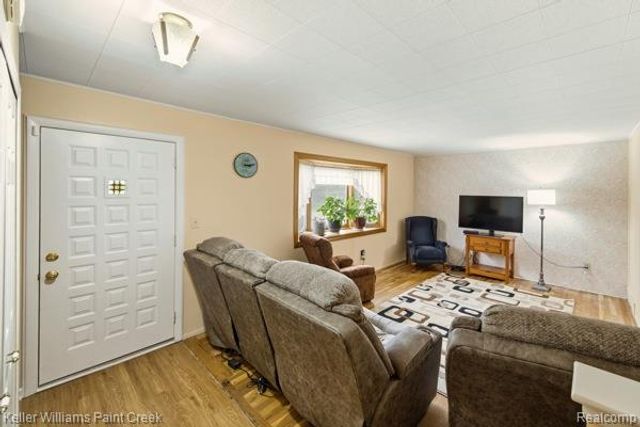 33954 Vista Way, Fraser, MI 48026