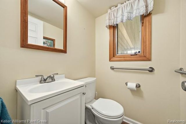 33954 Vista Way, Fraser, MI 48026