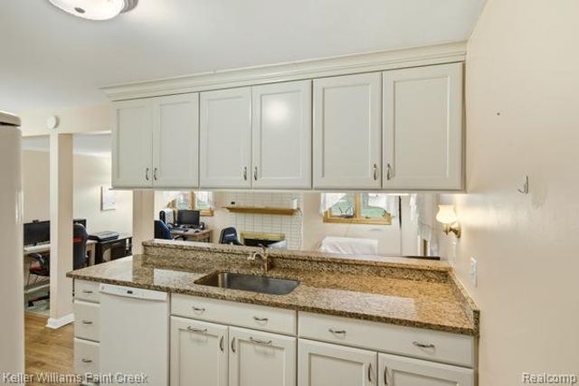 33954 Vista Way, Fraser, MI 48026