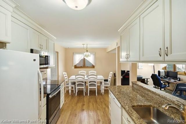 33954 Vista Way, Fraser, MI 48026