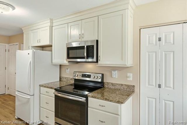 33954 Vista Way, Fraser, MI 48026