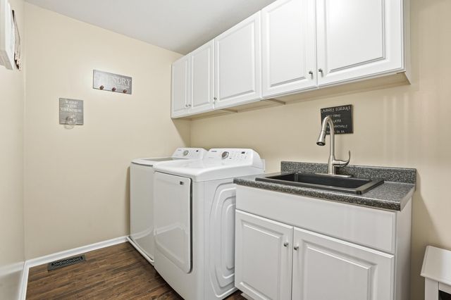 10843 Hillcrest Lane, Dyer, IN 46311