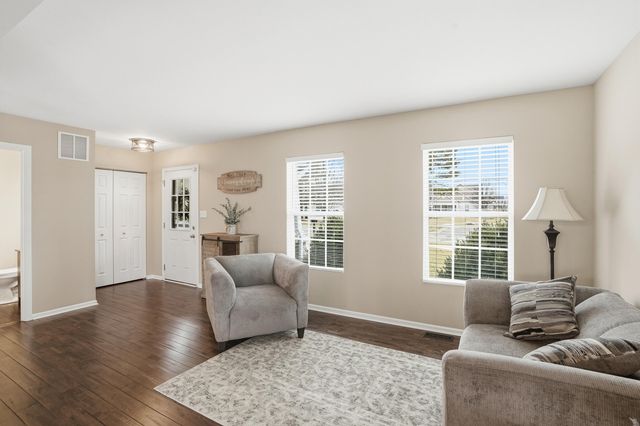 10843 Hillcrest Lane, Dyer, IN 46311