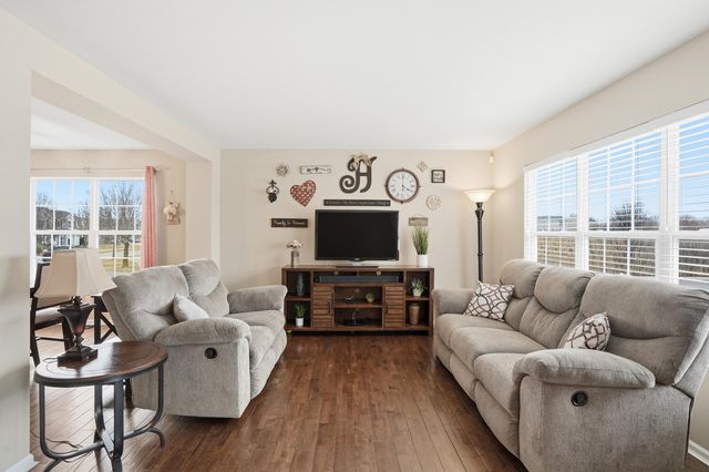 10843 Hillcrest Lane, Dyer, IN 46311