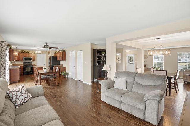 10843 Hillcrest Lane, Dyer, IN 46311